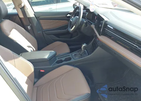 2025 Volkswagen Jetta 1.5T Sel z USA, uszkodzony, nr VIN 3VWGX7BU6SM084860